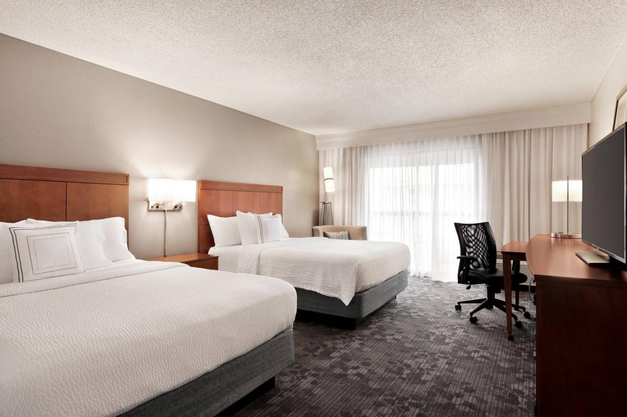 Courtyard By Marriott Tulsa Central Экстерьер фото